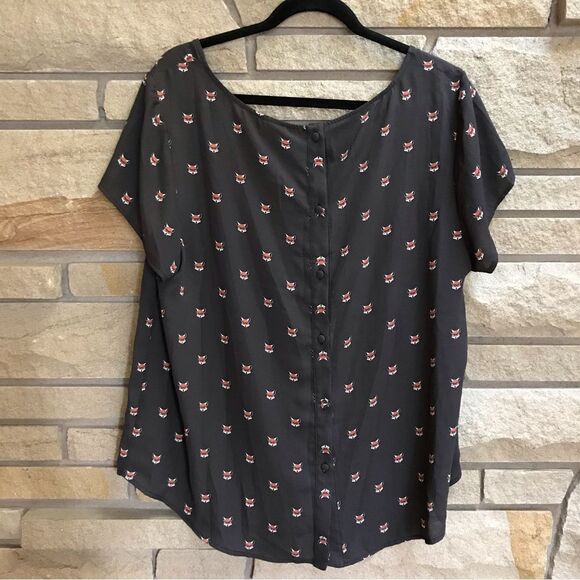 Torrid Abbey Georgette Button Back Short Sleeve Blouse Black Fox Print 1x - Picture 4 of 9